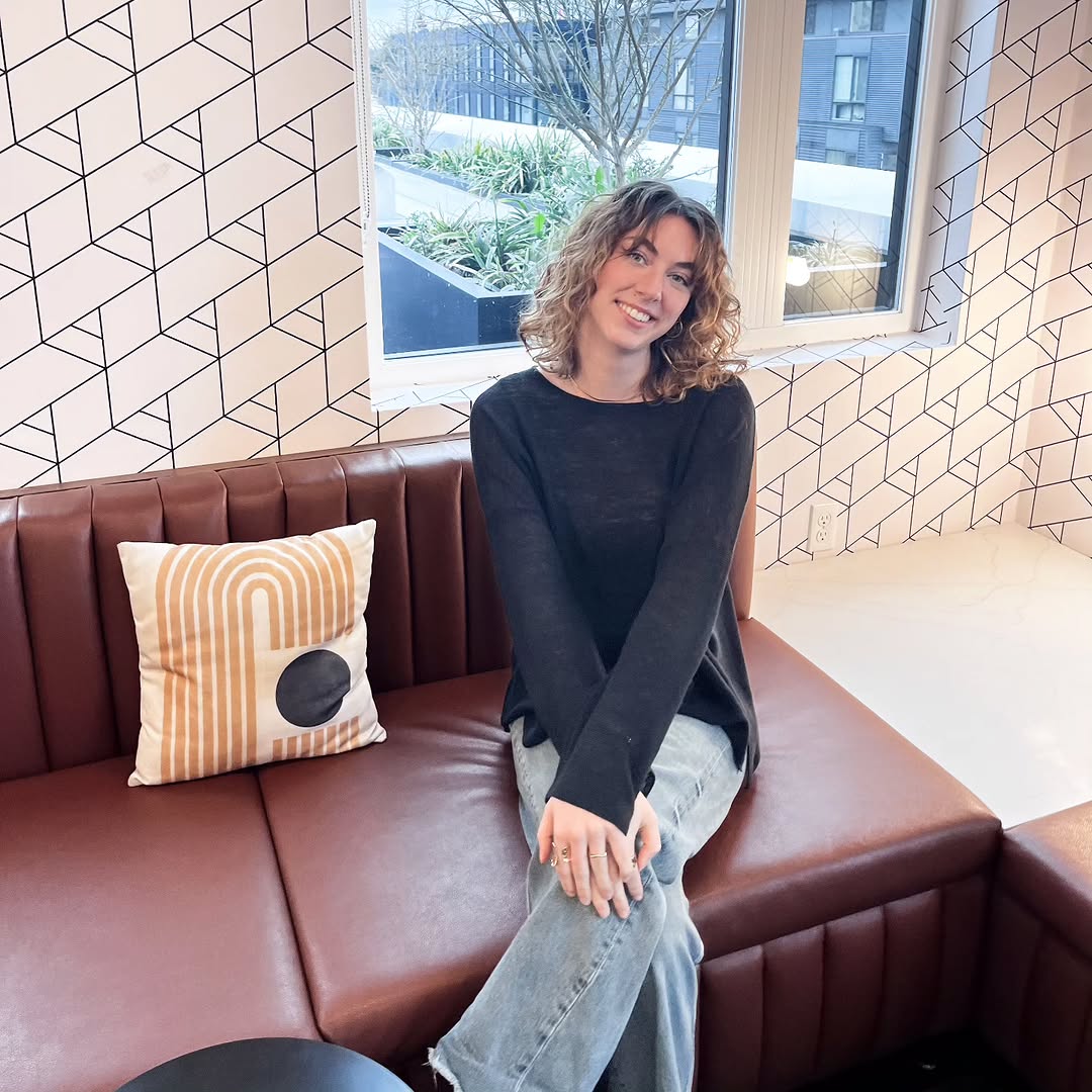 Meet Syah, the newest member of our HERE Seattle leasing team! She loves our sky lounge and sky deck, and can't wait to join us for the Super Bowl celebration this Friday at 4:30 for our property BBQ. Come say hello, welcome her aboard, and participate in our raffle where two lucky residents might score some Seahawks merch...maybe a jersey \ud83e\udee3\ud83d\udc99\ud83d\udc9a