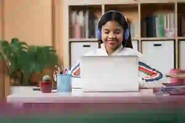 UW Off campus housing with priuate and group study rooms